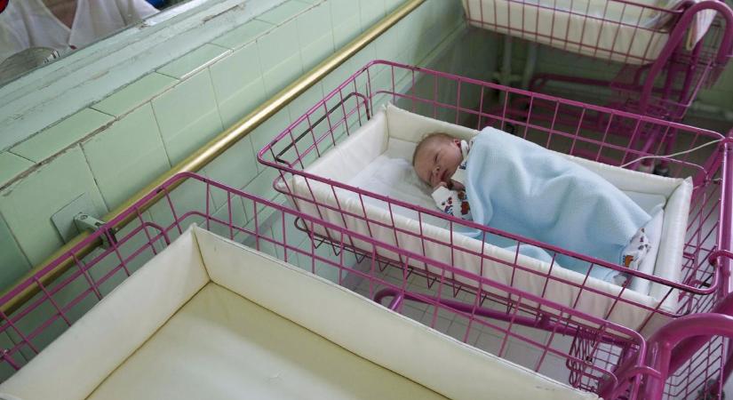 A kivételes április után májusban már ismét csökkent a születések száma az országban