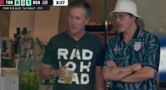 „Apu karba tett keze vagyok” – az amerikai–török meccs újra összehozta Brad Pittet és Edward Nortont