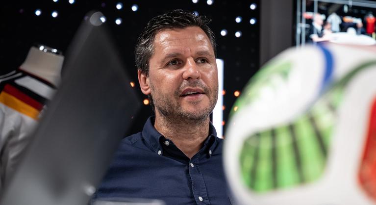 Kilengett a betonszerkezet a norvégok szurkolásától: jön a Haaland–Mbappé-csata