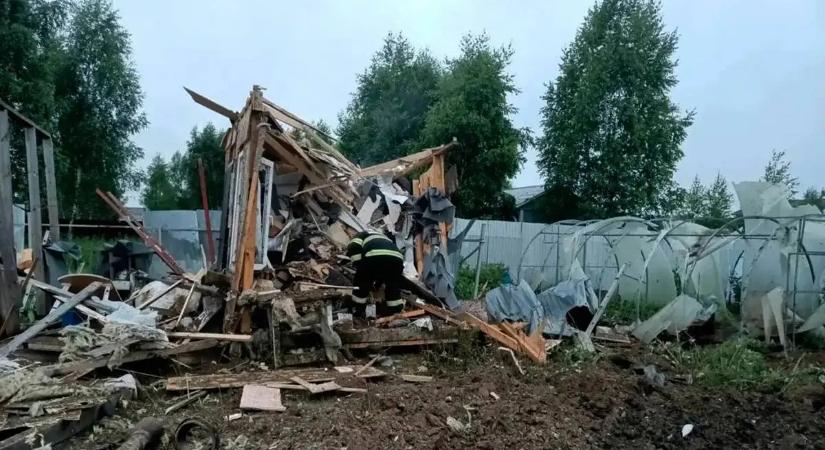 Ukrán légierő: csaknem kétszáz drónnal és rakétával támadott az orosz hadsereg az éjszaka, több civil megsebesült