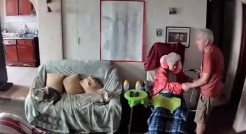Megható videón, ahogyan egy idős venezuelai pár egymásba kapaszkodva vészelik át a földrengést
