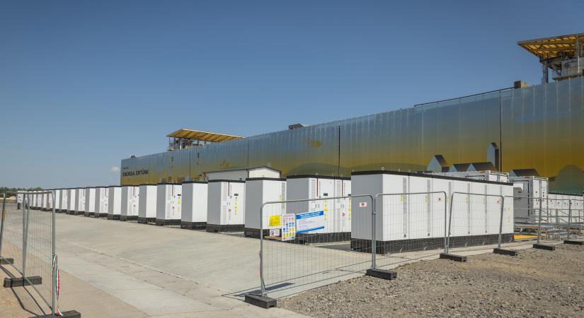 62 megawattóra kapacitású akkumulátoros energiatárolót adtak át Tiszaújvárosban