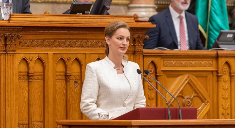 Fidesz: Forsthoffer Ágnes már-már osztályfőnöki szerepbe helyezkedve kéri számon a képviselők távolmaradását
