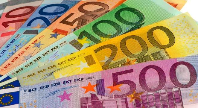 Így alakult át az egészségügyi dolgozók bére az elmúlt 16 évben