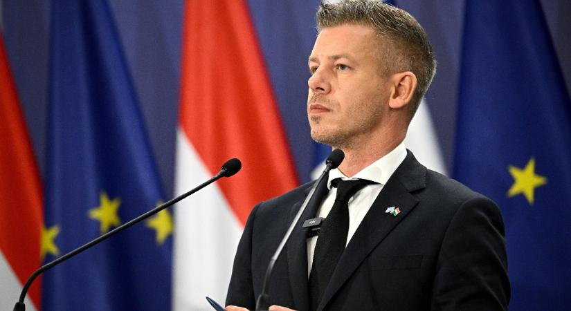 Magyar Péter üzent „a magukat elemzőnek, politikusnak vagy újságírónak nevezőknek”