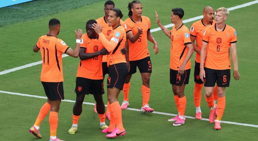 Labdarúgó világbajnokság: Hollandia is csoportgyőztesként zárt