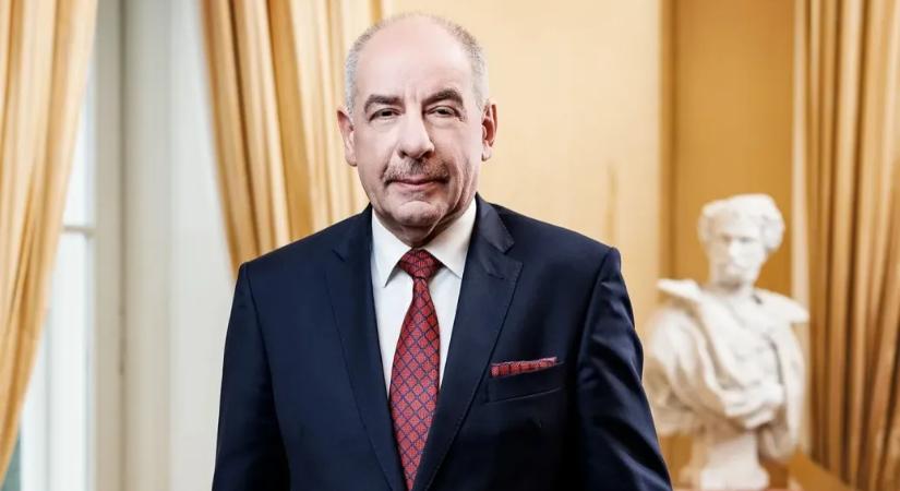 Sulyok Tamás aláírta az EU-s források hazahozataláról szóló törvényt