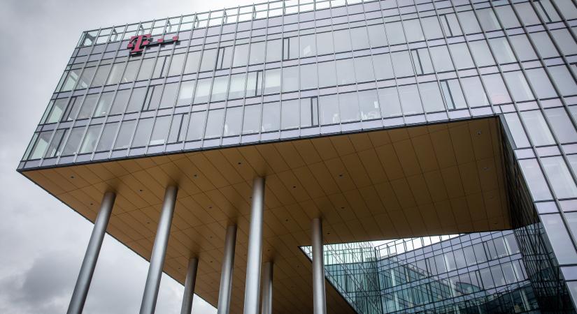 Történelmi csúcson zárt a pesti tőzsde: az OTP a Telekommal együtt mégis lejtőre került