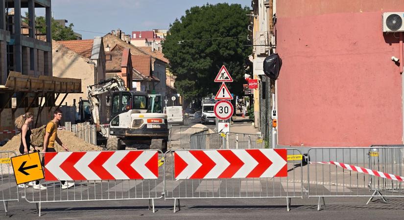 Már az első napokon érezhető volt az útlezárás hatása Székesfehérváron (galéria)