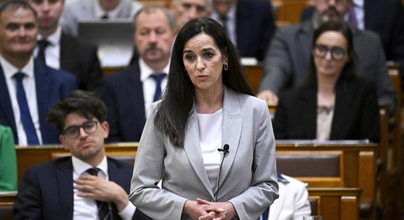Fordulat a külügyben: Orbán Anita 37 nagykövet hazarendeléséről döntött