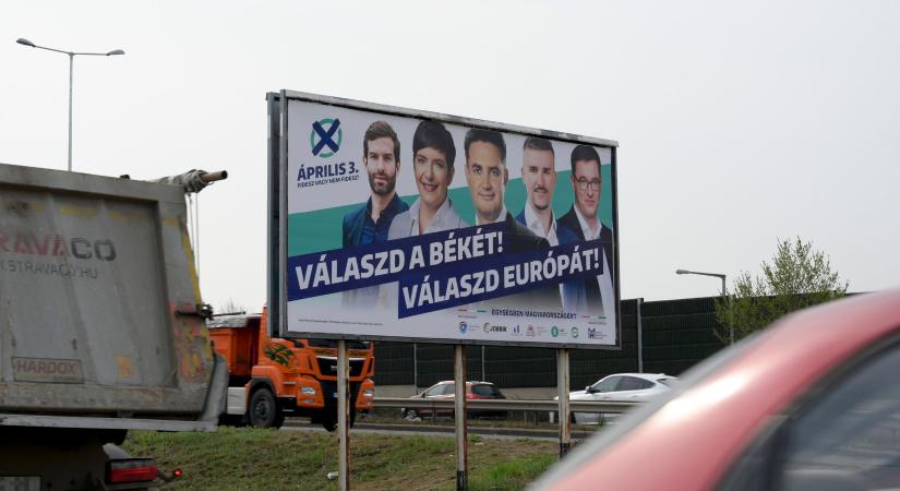 Radikálisan csökkentik a plakáthelyek számát Budapesten