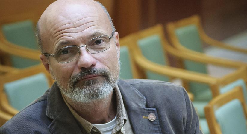 Kánikula: dr. Zacher Gábor szerint ezt érdemes inni víz helyett a hétvégén