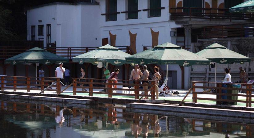 Elkezdődött a strandszezon a Medve-tónál