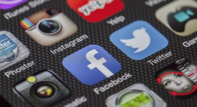 Az etikus facebookozásról szóló iránymutatást tett közzé az egészségügyi miniszter