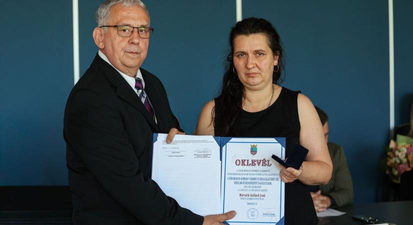 Díjak és elismerések a vármegyei közgyűlésen - fotók