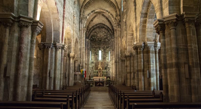 Katolikus templomokat nyitnak meg a hőség elől menekülőknek Magyarországon