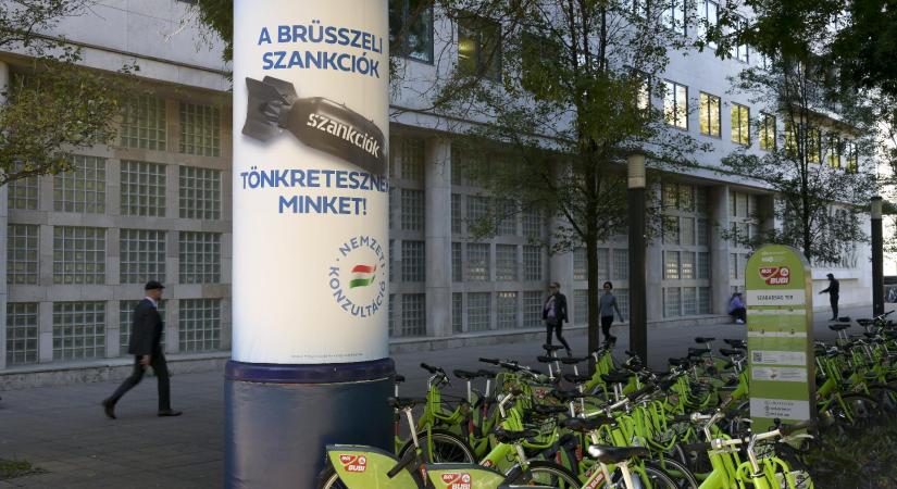 Döntött a Fővárosi Közgyűlés, tízezer plakáthely szűnik meg Budapesten