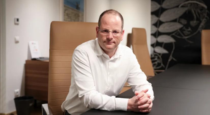 Száz százalékban Jellinek Dániel cégéhez került az Auchan Magyarország