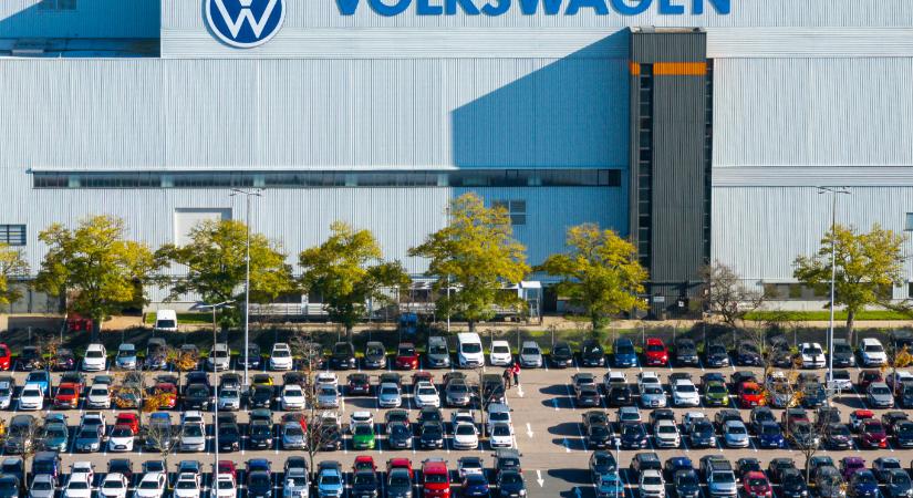 Akár 100 ezer munkahelyet is megszüntethet a Volkswagen