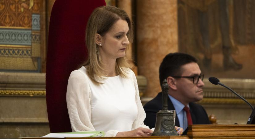 Forsthoffer utasítására nyilvánosságra hozták a parlamenti hiányzásokat, eddig Lázár János vezeti a listát