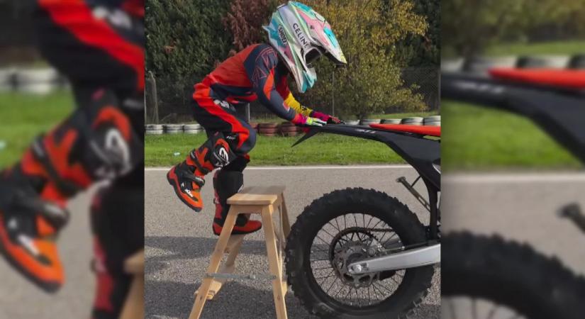 Kétévesen ült először motorra, ma már 5,2 millióan követik a hétéves Zayn Sofuoglut