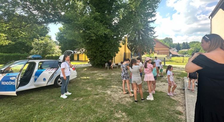 Táborba mentek a nagyatádi zsaruk