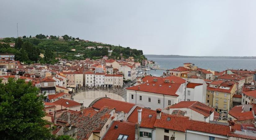 Piran, a sómunkások városa: templomának szobra az időjárást is megjósolja