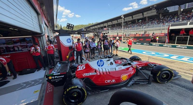 A Mercedes után a Ferrari megoldását is betiltja az FIA