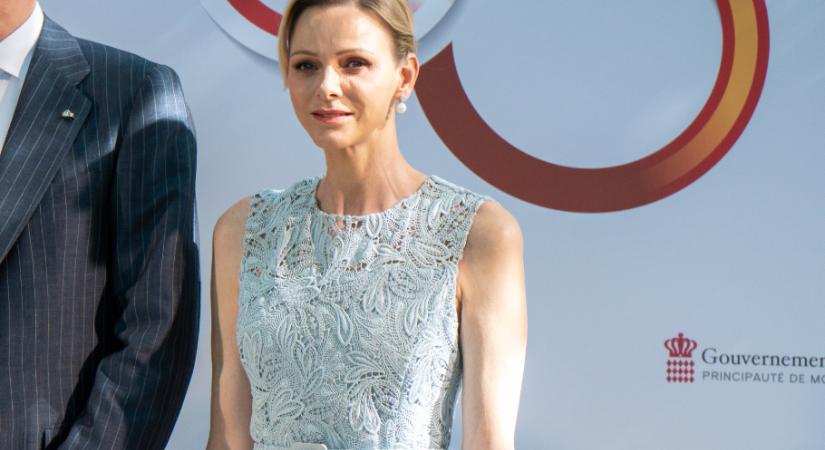 Charlène hercegné ruhája tökéletes példa a visszafogott nyári eleganciára