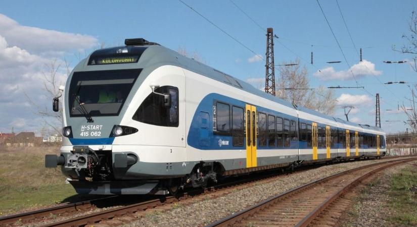 Meghibásodott a Kék Hullám InterCity: pótlóbuszok viszik az utasokat a Balaton felé