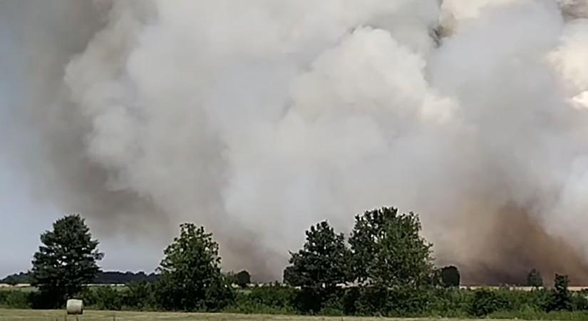Sikerült megfékezni a lángokat Acsádnál is - videó