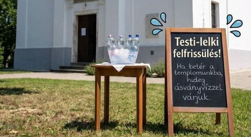 Testi-lelki felfrissülés: jégbe hűtött vízzel várják a járókelőket a balatonszárszói templomnál