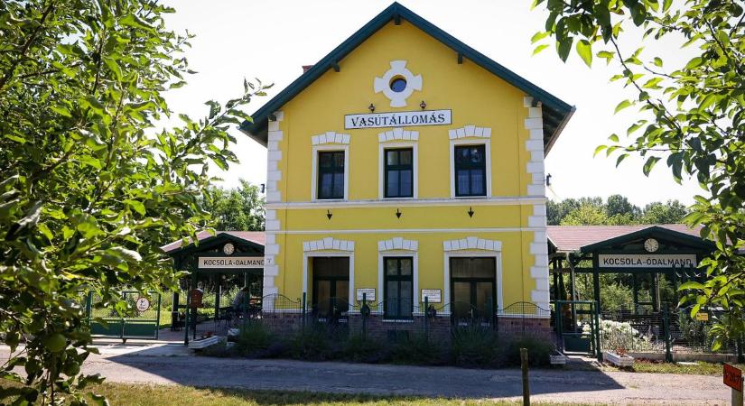 A vasútbarátok zarándokhelye lett a régi fényében tündöklő dalmandi állomás (galéria)