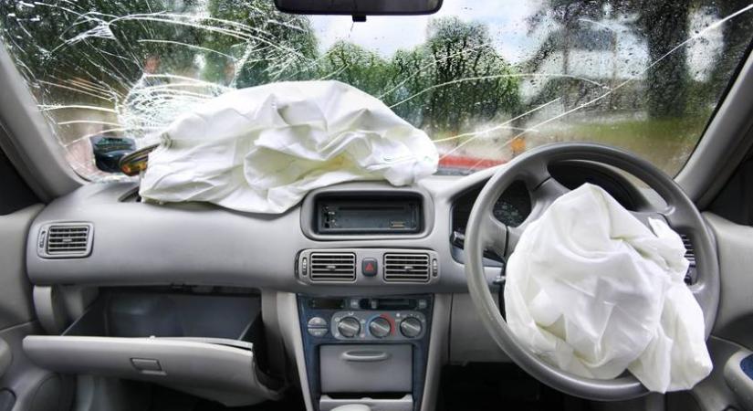 10-ből 4 autós volt már életveszélyben az úton: akár félmillióba is kerülhet egy vészhelyzet