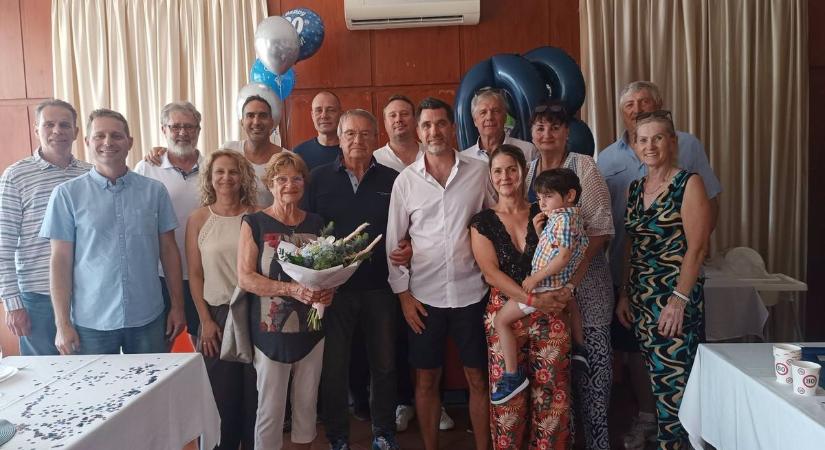 Megható pillanatok Tatabányán: 80 éves lett a legendás edző, Sigér Zoltán
