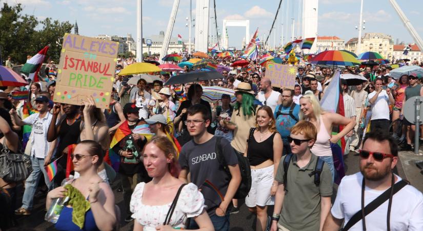 Piknikhangulat a Pride-on és emlékezés a Fidesznek mutatott fityiszre