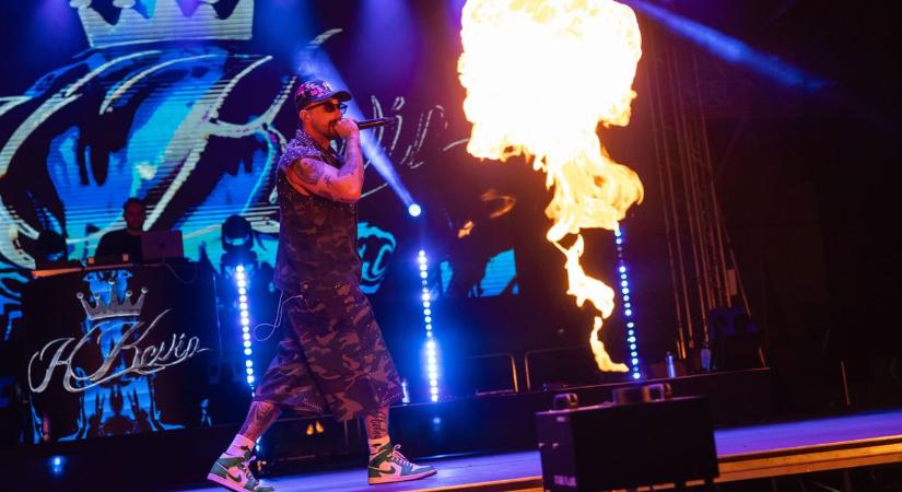 XXL fotóválogatás: így bulizott Korda Gyuri bácsi és KKevin a Halott Pénzzel Tatán