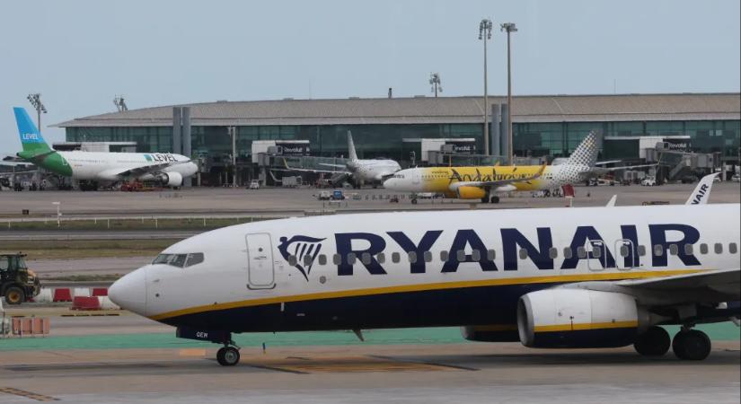 A Ryanair innentől nem kér felárat azért, hogy a gyerekek a szüleik mellé ülhessenek a járataikon