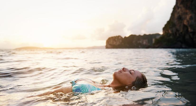 3 relaxációs gyakorlat, ami vízben végezve lesz a leghatásosabb