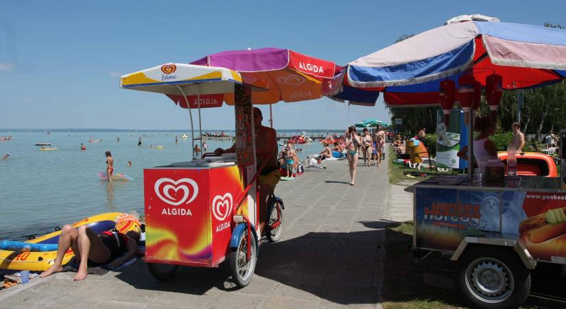 600 vagy 1500 forint? Ennyibe kerül idén egy gombóc fagyi a Balatonnál