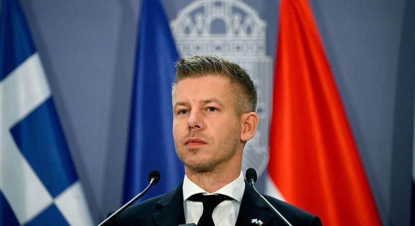 Magyar Péter új életpályamodellt ígért a rendvédelmi tisztek avatásán
