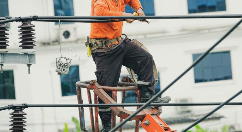 Elő a zseblámpákkal! Több mint másfél tucat baranyai településen lesz áramszünet
