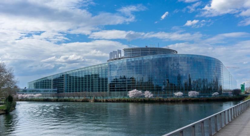 Felülvizsgálná az EU a DeFi, a staking és az NFT szabályozását, ez az új magyar kriptotörvényt is befolyásolhatja