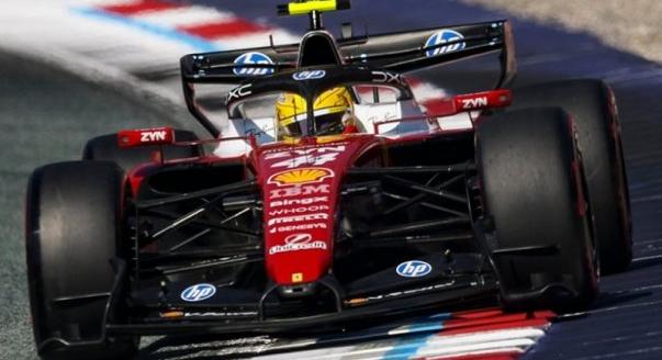 Hamilton szerint a stratégia jelentheti a Ferrari esélyét