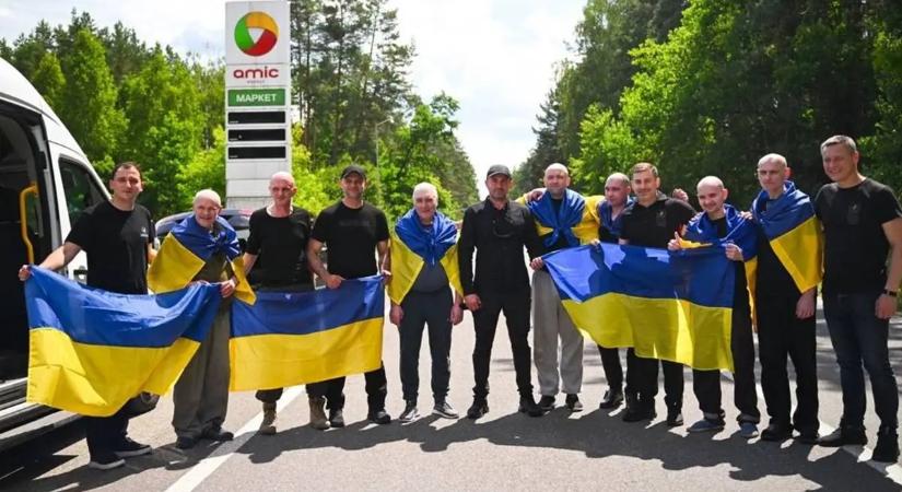 Ukrajna újabb hét civilt hozott haza az orosz fogságból