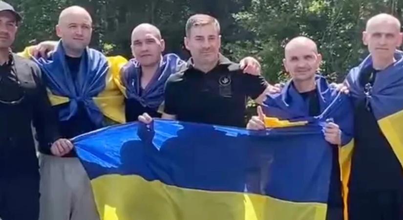 Ukrajna hét további civilt hozott haza az orosz fogságból