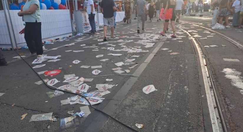 Véget ért a haladópárti nagygyűlés, szemét borítja a helyszínt