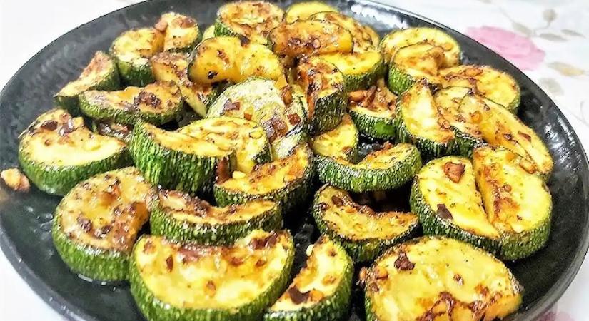 A nagymamám végre megmutatta, hogyan kell cukkinit sütni – azóta mindenki a receptet kéri