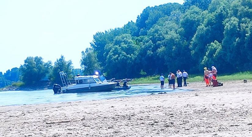 Eltűnhetett egy fiatal a Dunában Baján, a helyszínre rendőrök és mentők is érkeztek