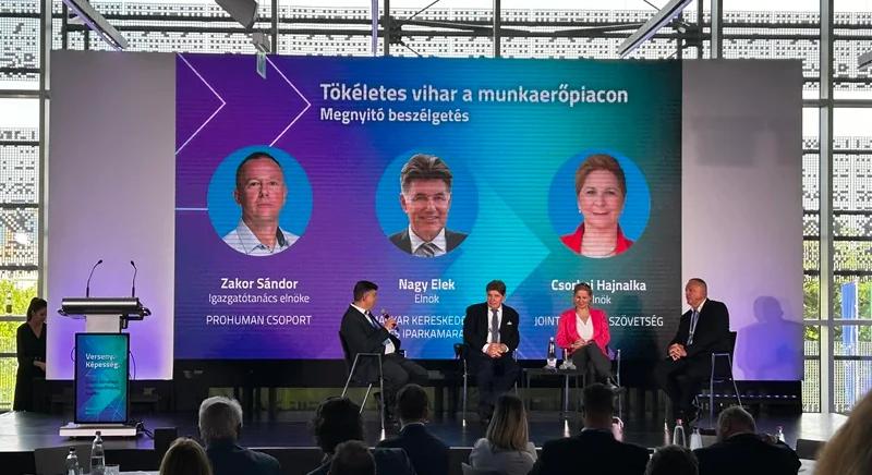 A közepes jövedelem csapdájában: összeszerelő üzem helyett innováció kellene